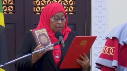 Tras controversiales elecciones, Samia Suluhu Hassan juró como presidenta