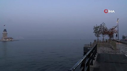 İstanbul’da yoğun sis etkili oldu: Kız Kulesi ve köprü adeta görünmez oldu