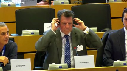 Alfonso Rojo en el Parlamento Europeo clamando por la prensa libre que quiere acallar Pedro Sánchez: «¡Es una amenaza!»