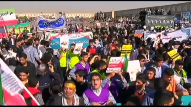 Iran, a Teheran manifestazione per i 40 anni della crisi degli ostaggi