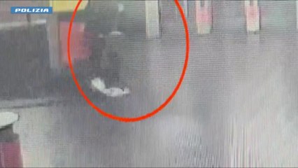 Furti nella metropolitana di Milano, arrestato un borseggiatore