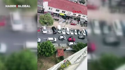 Beylikdüzü'nde kadın sürücüler arasında yol kavgası! O anlar kamerada