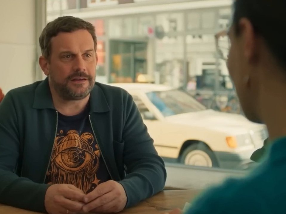 "die Ältern": trailer zur komödie mit sebastian bezzel