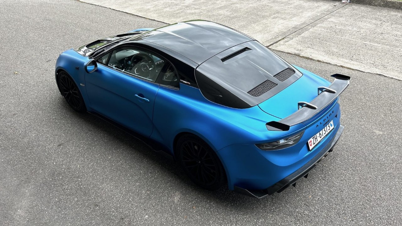 Exklusive Alpine A110 R Ultime auf dem Rundkurs in Le Mans