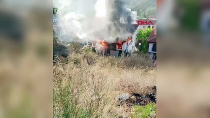 Villayı küle çevirdi: 2 jandarma yaralı, 1 ölü