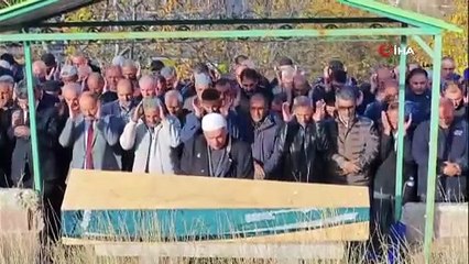 Erzurum’da katledilen kadın, gözyaşları ve dualarla uğurlandı