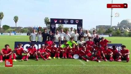 Ronaldo'nun oğlunun forma giydiği Portekiz, turnuvada şampiyonluğu kazandı