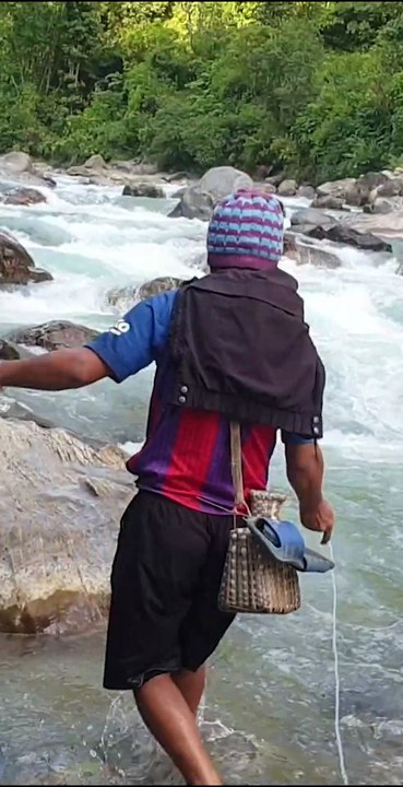 cast netting in Nepal | himalayan trout fishing with handmade cast net |