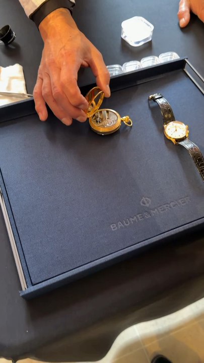 Nous explorons une montre historique de @baumeetmercier , un tourbillon de 1892 qui a remporté un concours de chronométrie à Kew et qui a été considérée comme la montre la plus précise pendant près de 40 ans. #horlogerie #baumeetmercier #montres #vintage