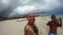 Avant l'Orage : Un Moment de Vie à Varadero, Cuba