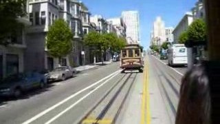 On croise un cable car sur California street