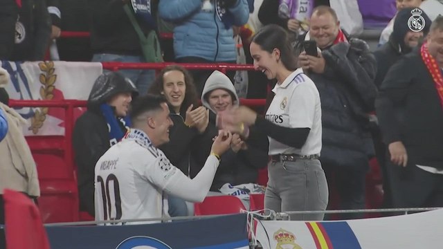 Un MADRIDISTA le pide MATRIMONIO a su NOVIA en ANFIELD | LIVERPOOL vs REAL MADRID | CHAMPIONS