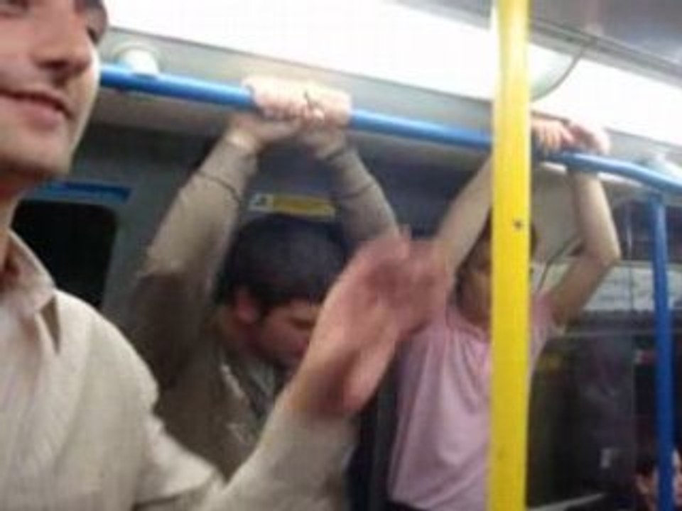 Comment mettre le bordel ds le Métro de Londres !!!