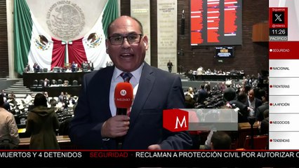 Con sombreros ensangrentados y veladoras, diputados rinden homenaje a Carlos Manzo