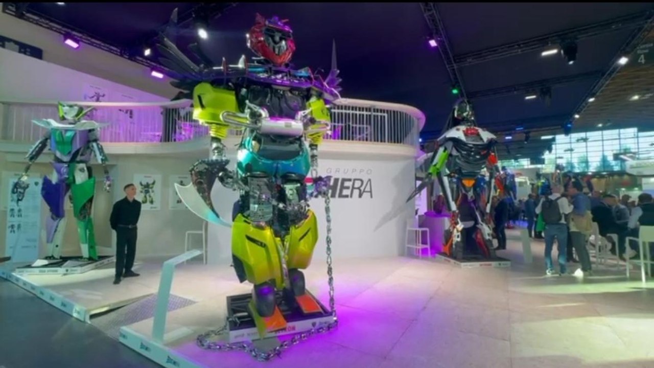 Ecomondo a Rimini, viaggio nel salone della green economy tra bidoni intelligenti e super robot creati con scarti industriali