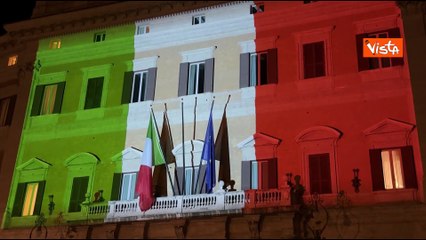 4 Novembre, Montecitorio illuminato con il tricolore per la Festa delle Forze Armate