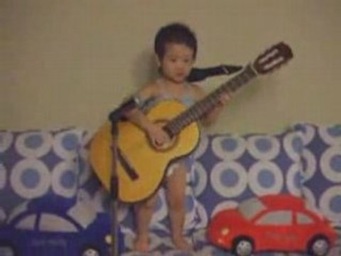 Enfant sings the Beatles so cute