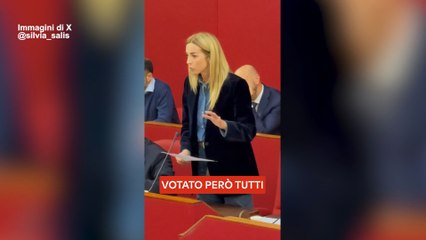 Silvia Salis denuncia gli insulti sessisti online: «Mi dicono "sei una put...a"»
