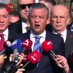 Özgür Özel: “Ekrem İmamoğlu’na verilen bir ödülü almak üzere Dilek İmamoğlu yurtdışına çıkacaktı. Pasaportunun iptal edildiğini öğrendi.