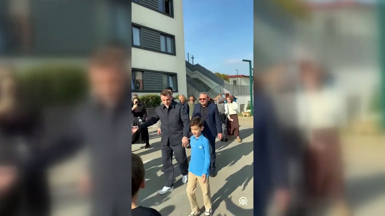 Kerem Aktürkoğlu, okul başkanı seçilen Aras'ın seçim vaadini yerine getirdi.
