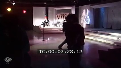 Johnny Hallyday – Dans les coulisses de "Pendue à mon cou" (Canada, avril 1985)