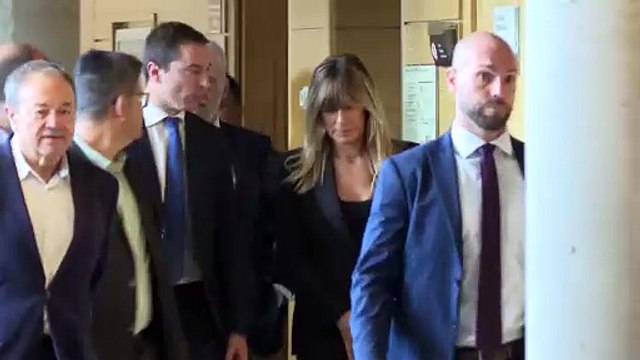 El juez del 'caso Begoña Gómez' imputa a una alto cargo de Moncloa y descarta cerrar la causa