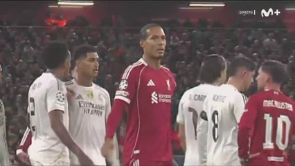 El gesto de Van Dijk a Tchouaméni