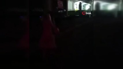 Taksiye binen iki kadın kavga etti, olan taksiciye oldu!