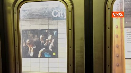 "Prossima fermata Municipio", il neo sindaco di New York Zohran Mamdan posta il video della metro