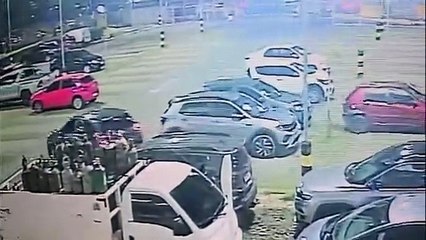 Tentativa de Assalto Resulta em Homicídio no Estacionamento de Supermercado no Recife: Uma Análise do Incidente