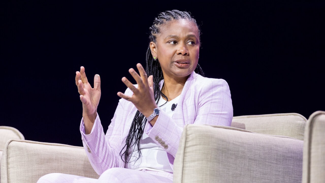 What time do top execs start working?