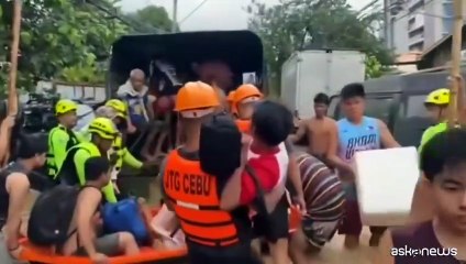 Filippine devastate dal tifone Kalmaegi: "L'acqua si è presa tutto"