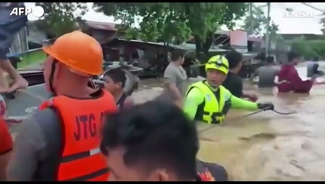 Filippine, la distruzione seminata dal tifone Kalmaegi