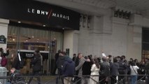 Ouverture du magasin Shein sur fond de polémique : longue file d'attente devant le BHV à Paris