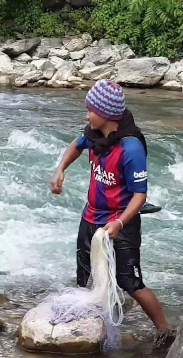 cast net fishing in Nepal |