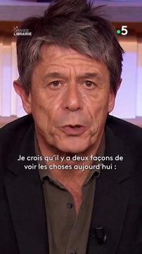 Emmanuel Carrère : En tant qu’écrivain j’estime que je devrais dire quelque chose de tout ça