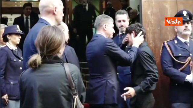 Funerali di Aniello Scarpati a Napoli, il dolore dei colleghi per Poliziotto morto in un incidente