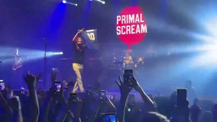 Primal Scream invocó nuevamente a Diego Maradona