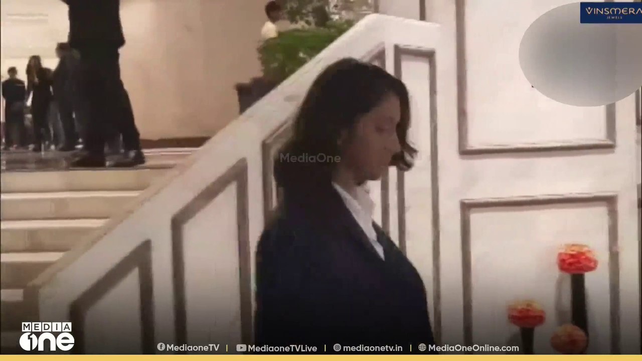 ലോകകപ്പ് കിരീടം ചൂടിയ ഇന്ത്യൻ വനിതാ ക്രിക്കറ്റ് ടീമിനെ നേരിൽ കണ്ട് പ്രധാനമന്ത്രി നരേന്ദ്ര മോദി