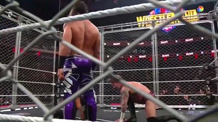 (ITA) CM Punk contro Seth Rollins [Steel Cage Match] (WWE RAW 10/03/2025)