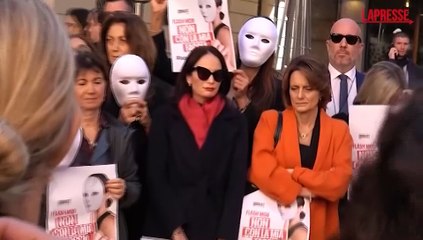 Violenza digitale, a Roma giornaliste in piazza con lo slogan "Non con la mia faccia"