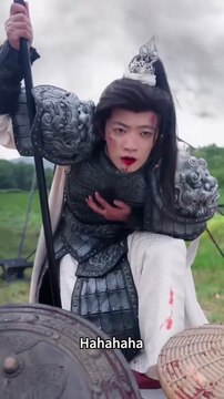 He was betrayed by his brother and a scumbag and died in battle. Only after his death did he realize that the stunning princess loved him deeply. After his rebirth, he decisively kicked out the scumbag and married the stunning princess. Without him having