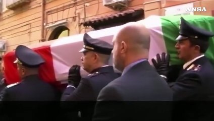 A Napoli i funerali di Aniello Scarpati, il poliziotto morto a Torre del Greco
