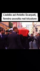 L'addio ad Aniello Scarpati, feretro avvolto nel tricolore