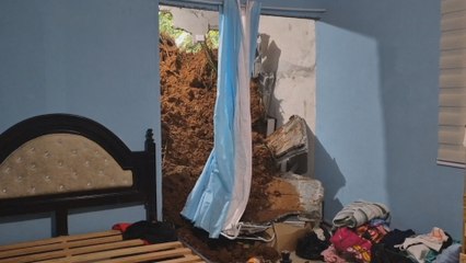 Lluvias dejan 27 viviendas afectadas y dos con daños serios por deslizamiento de tierra en Colón