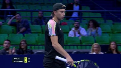 Athènes - Müller renverse Etcheverry après avoir sauvé une balle de match