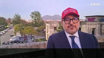 Sangiuliano sfoggia il cappellino alla Trump: "Make Naples Great Again"