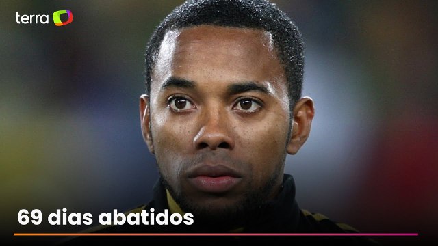 Justiça reduz pena de Robinho após ele estudar e ler livros na prisão