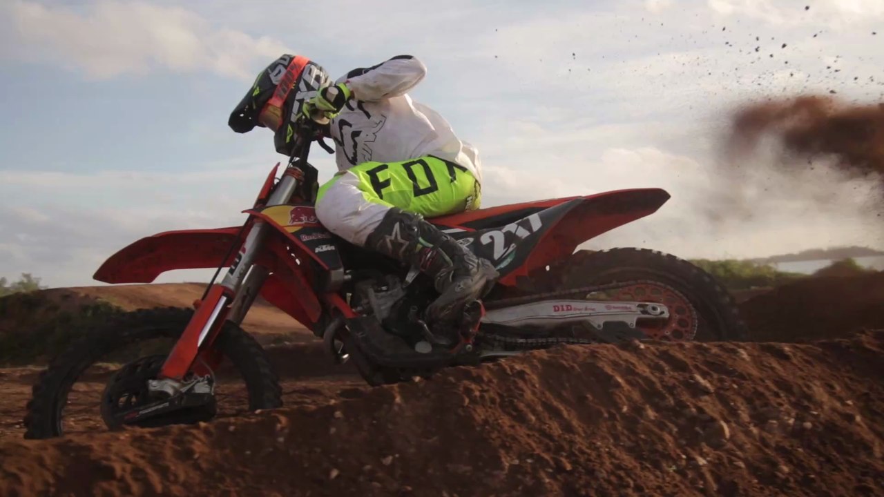 Expert Motocross Rider 'Kai-Jun Simons' wins the overall.