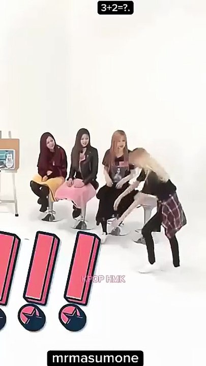 blackpink hot reaction to BTS  #bts#straykids#blackpink#shorts#liskook#jungkook#felix#jalebibaby#fyp - EMK SHORT OFFICIAL (360p, h264, youtube) (3)